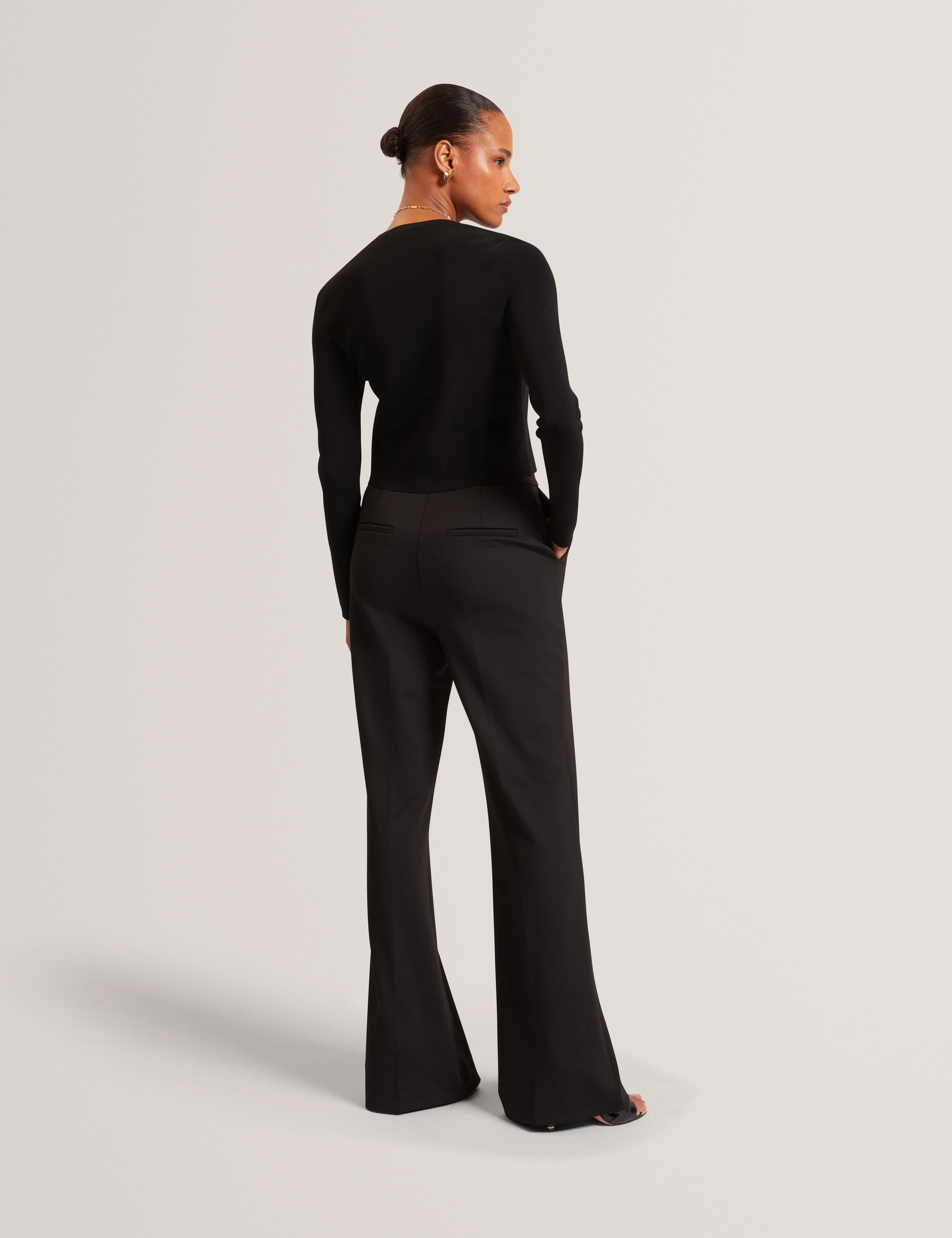 Vedla Cropped Crew Neck Cardigan Black - Image 5