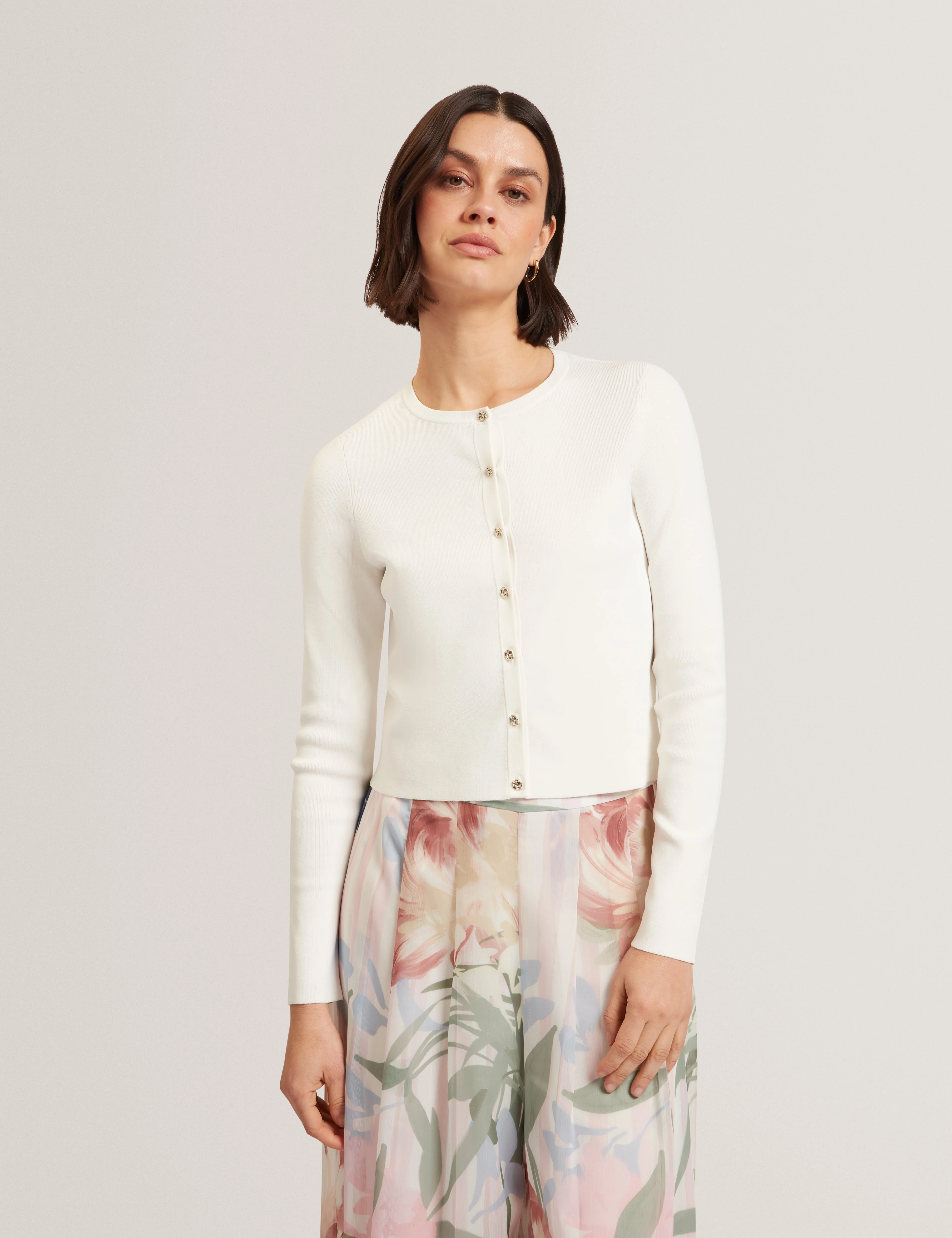 Vedla Cropped Crew Neck Cardigan Ivory