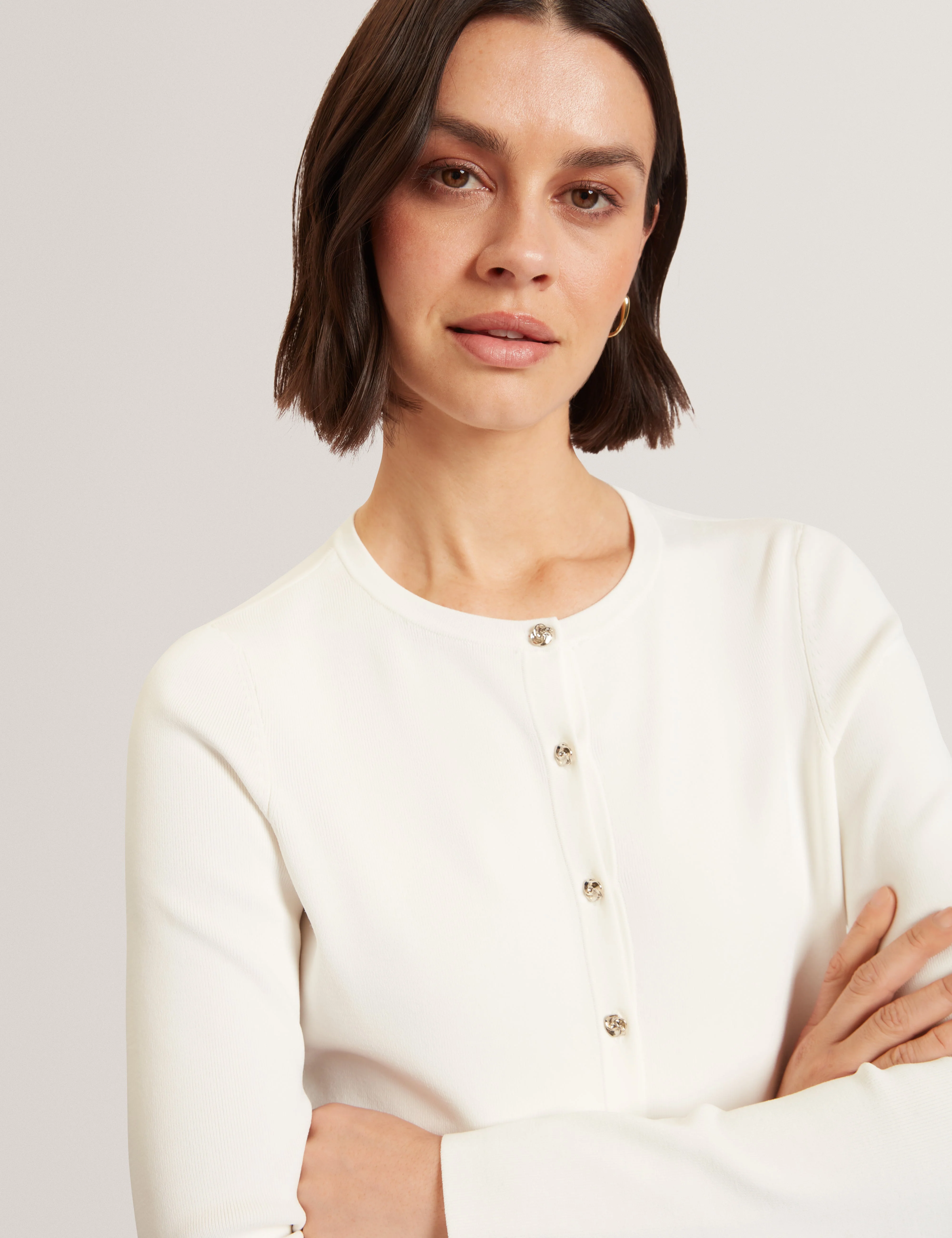 Vedla Cropped Crew Neck Cardigan Ivory - Image 4