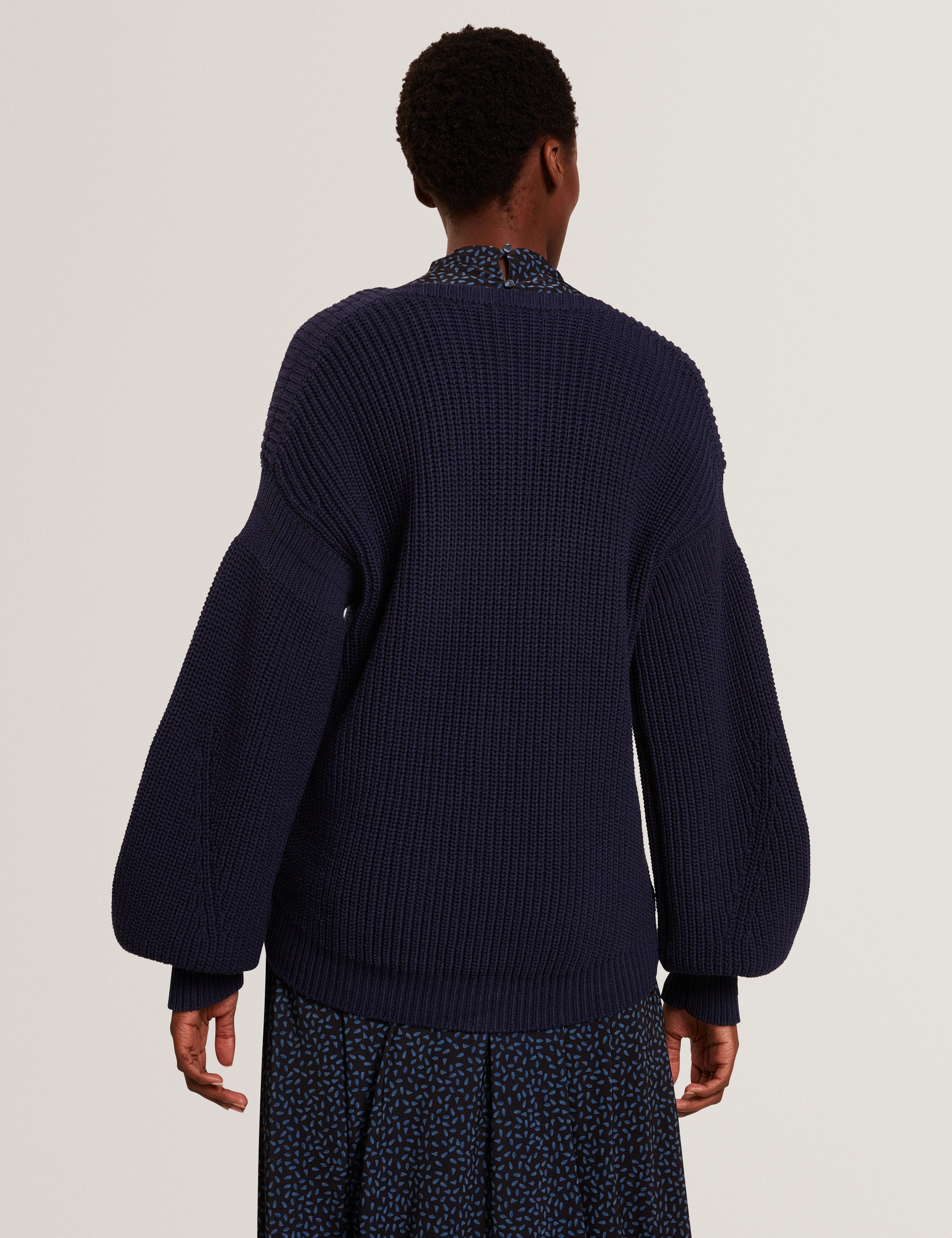 Velmee Cotton Blend V Neck Sweater Navy - Image 4