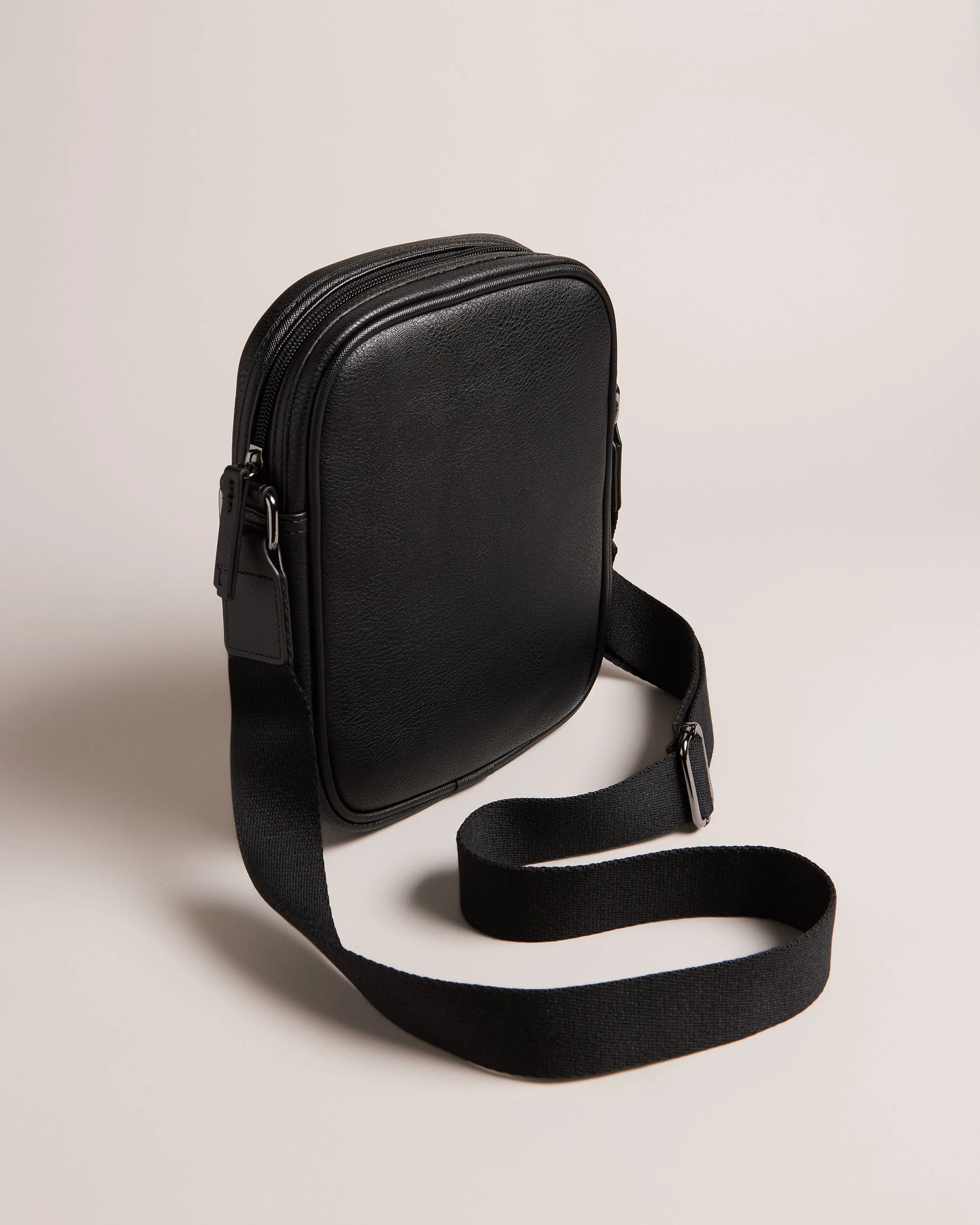 Waydon House Check Pu Flight Bag Black - Image 4