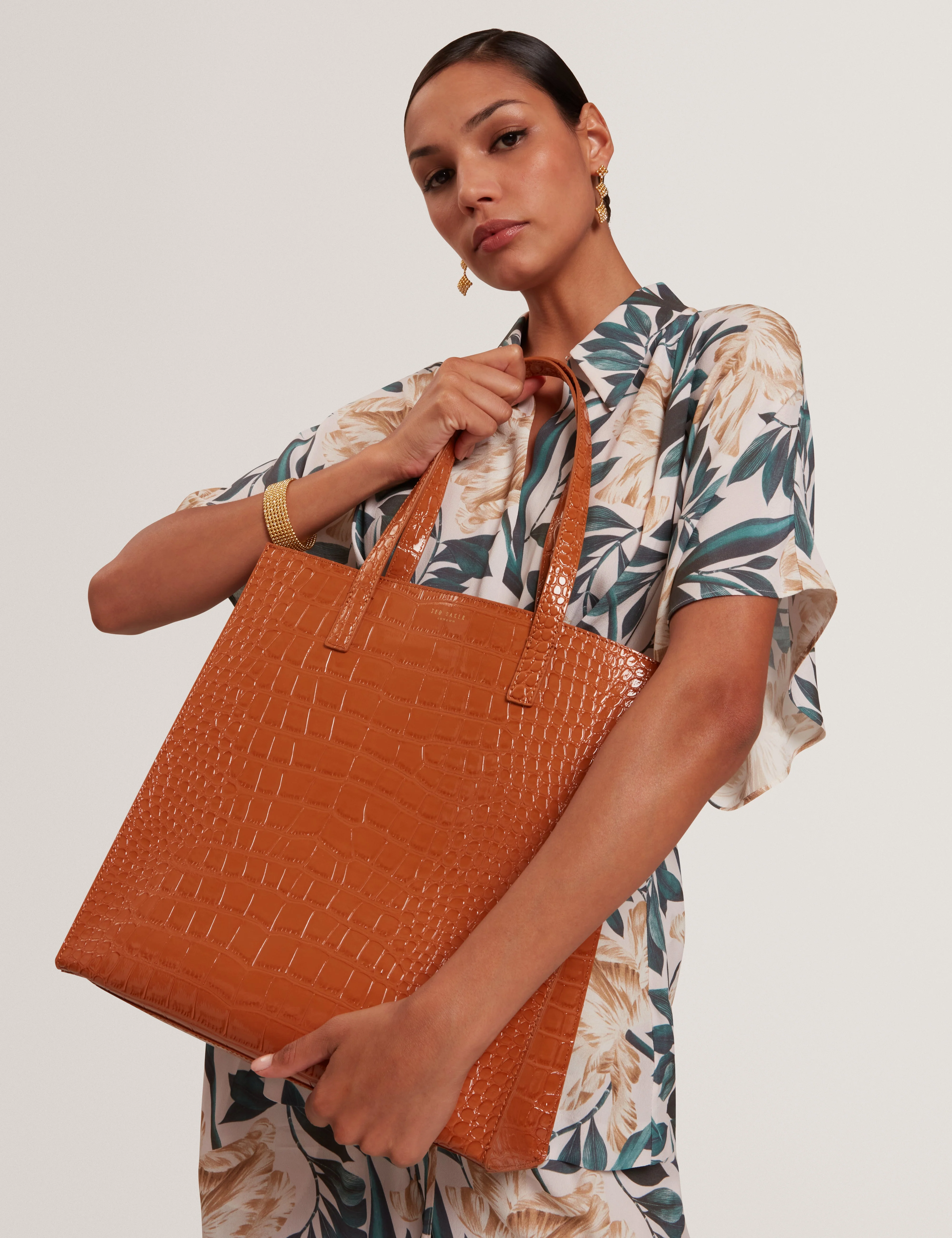 Wenella Croc Effect Large Icon Bag Tan - Image 2
