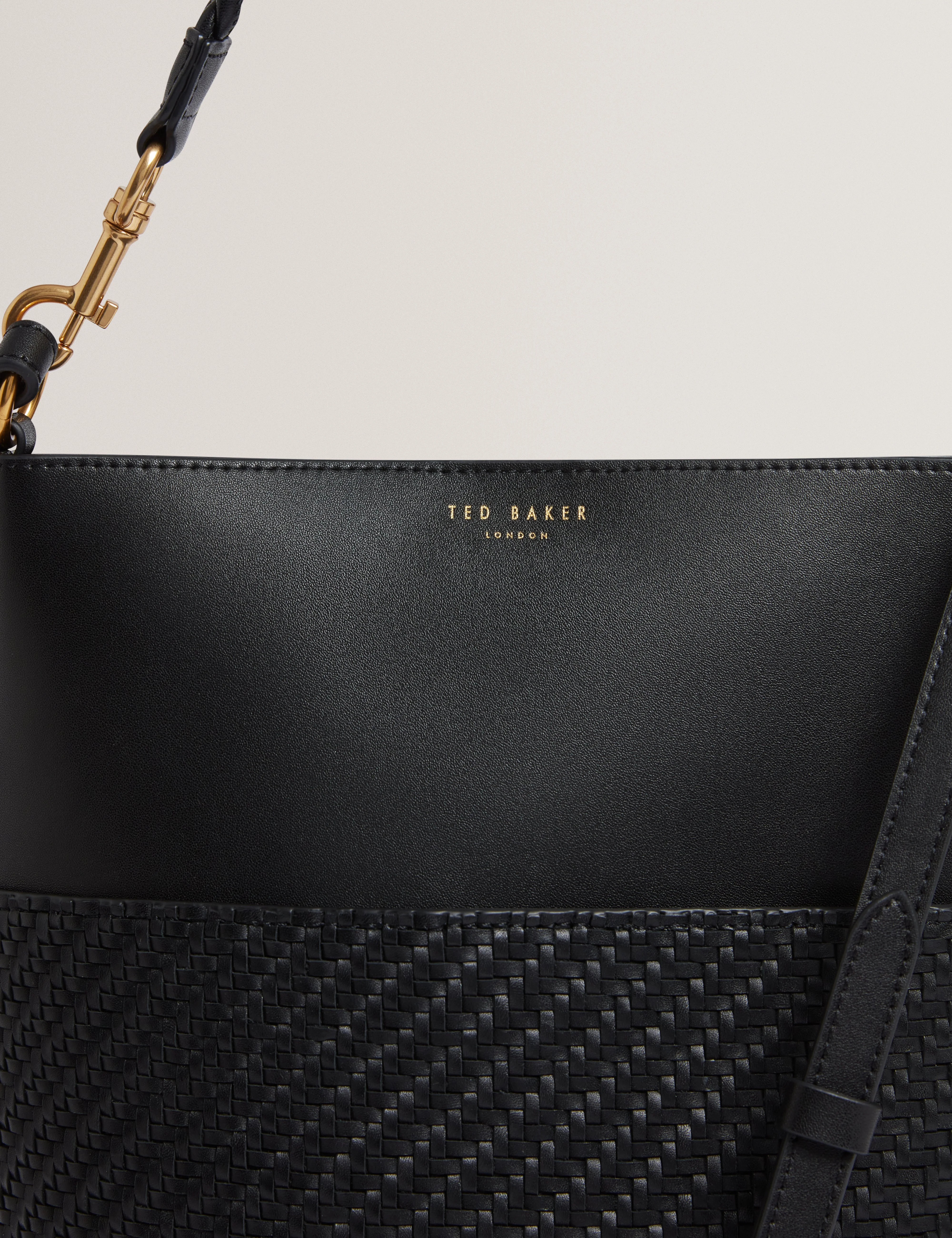 Wyynie Elongated Woven Handle Leather Bucket Ba Black - Image 3