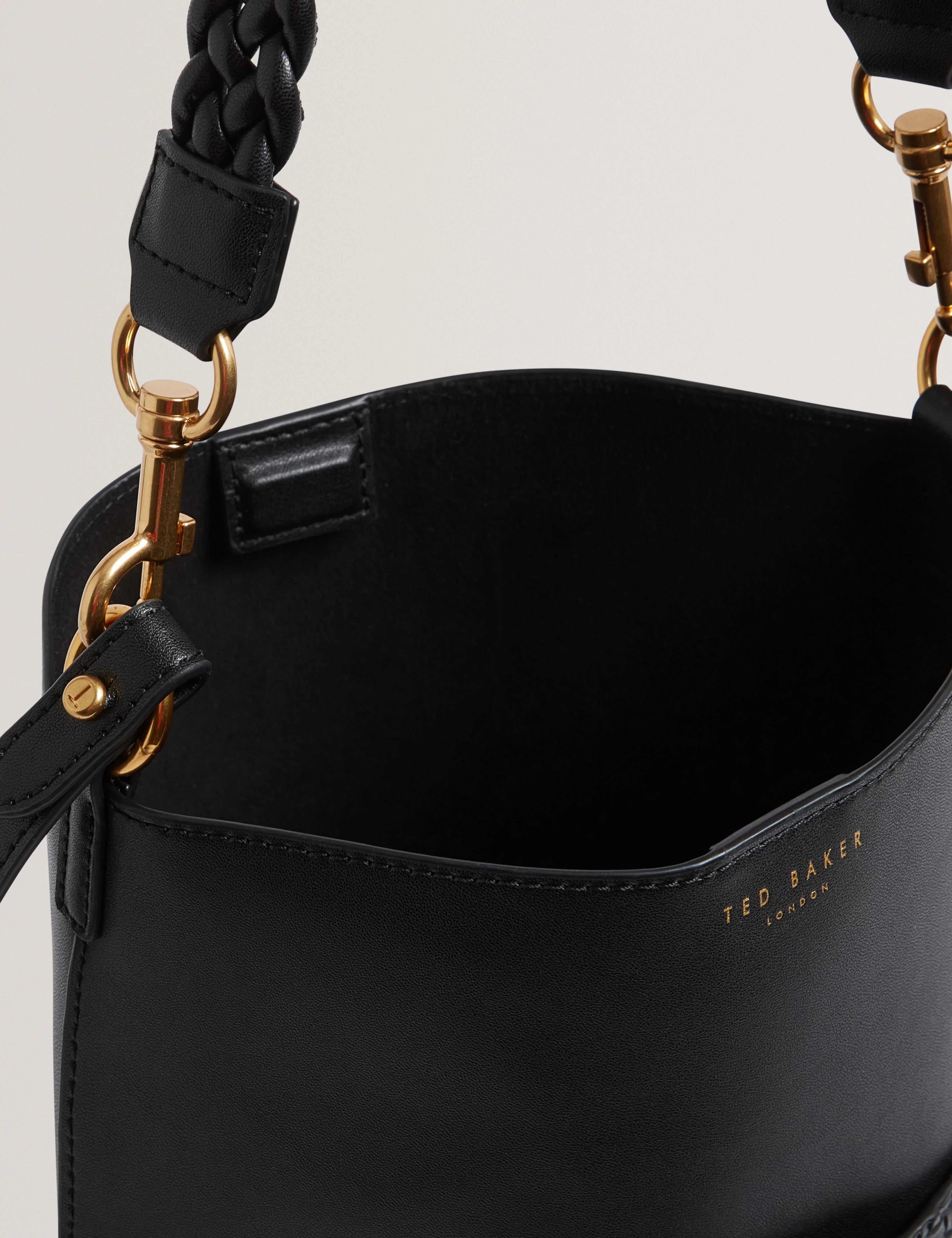 Wyynie Elongated Woven Handle Leather Bucket Ba Black - Image 5