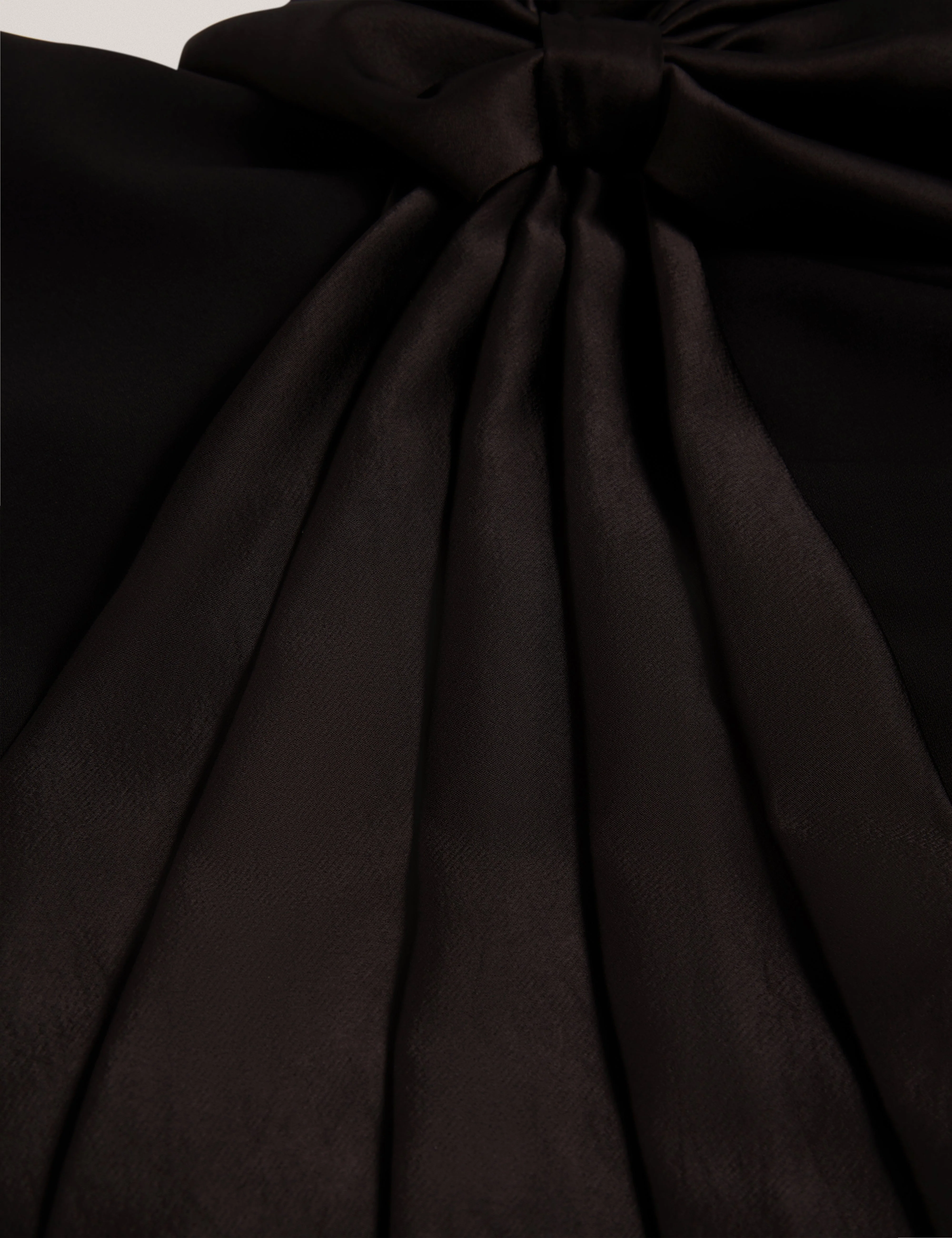 Xenid Tailored Sleeveless Dress With Satin Bow Black - Image 2