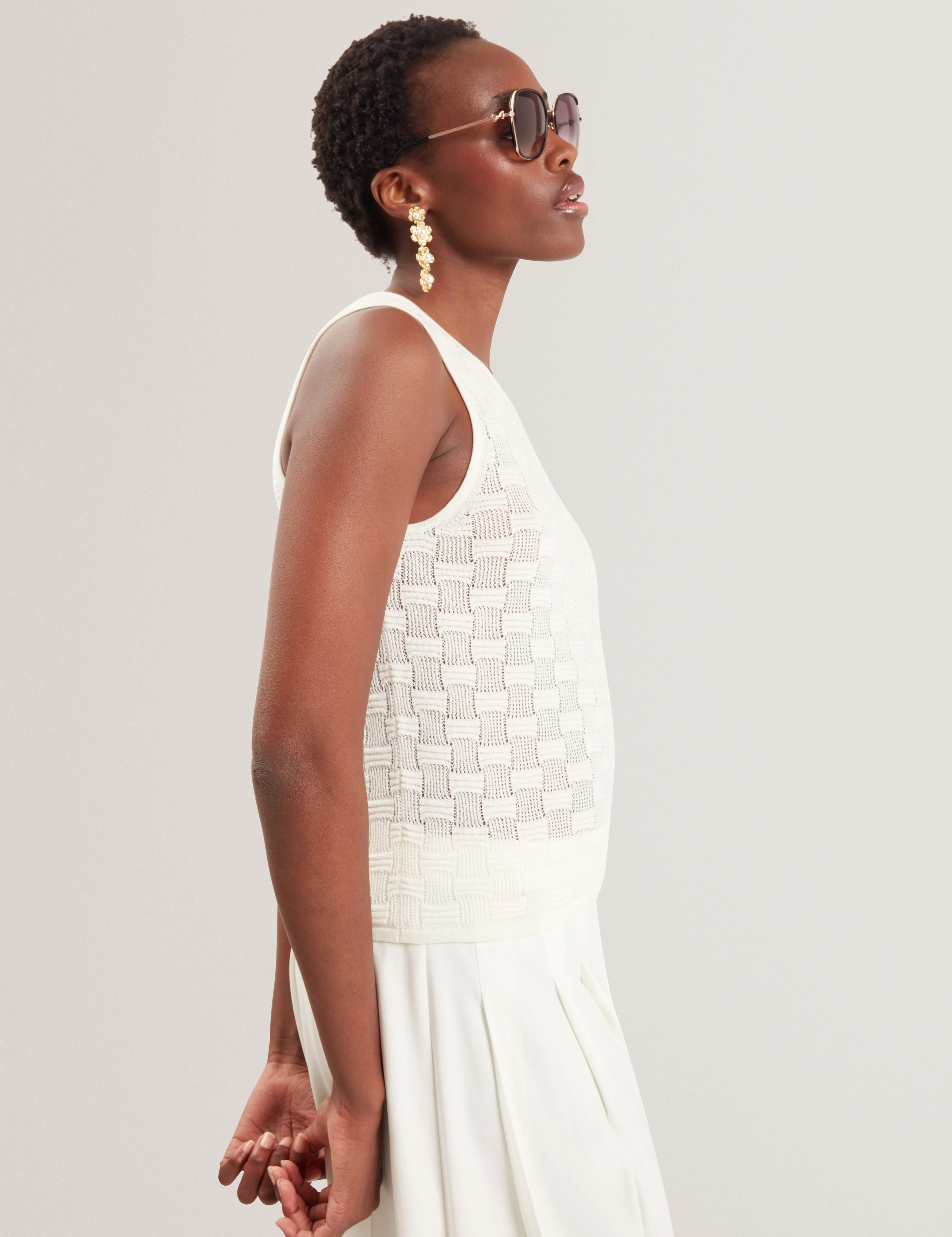 Yuna Touch Of Silk Knitted Sleeveless Top White - Image 5